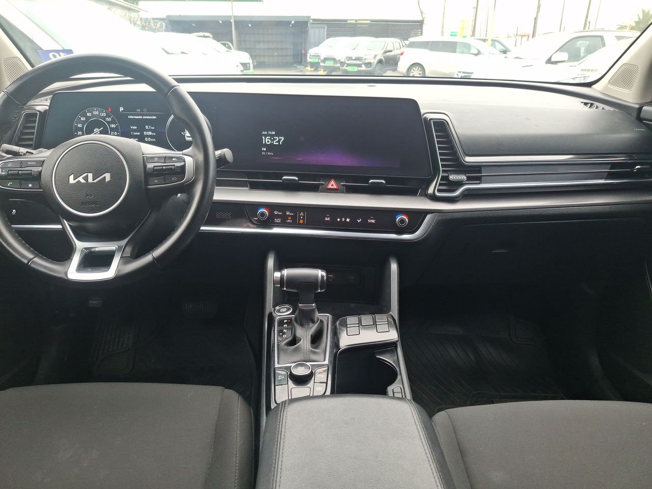 KIA Sportage — foto 10 de 35