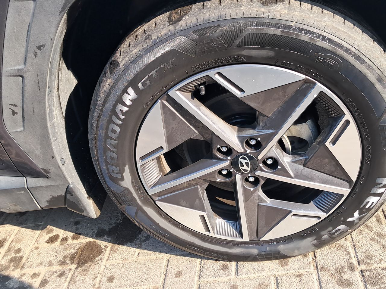 HYUNDAI - 7