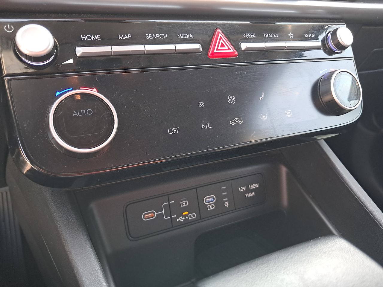 HYUNDAI - 20