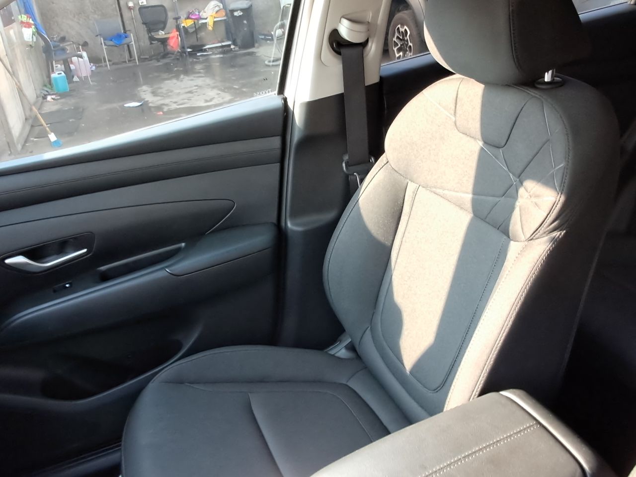 HYUNDAI - 23