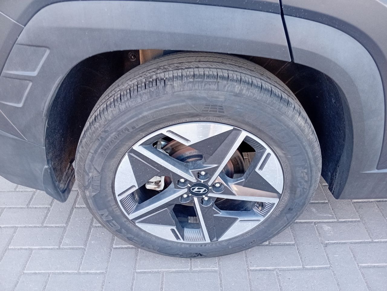 HYUNDAI - 7