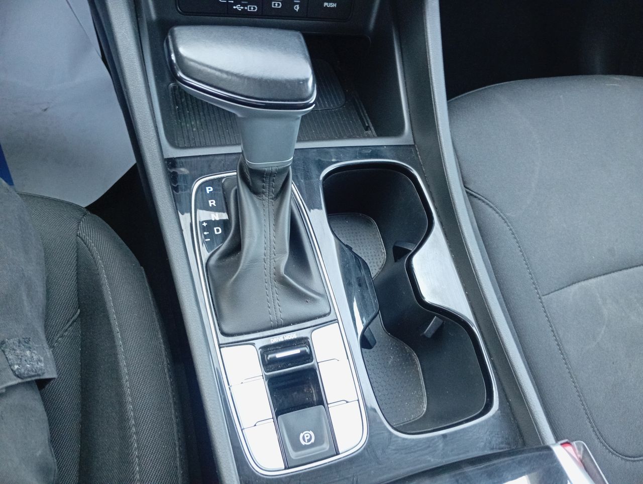 HYUNDAI - 21