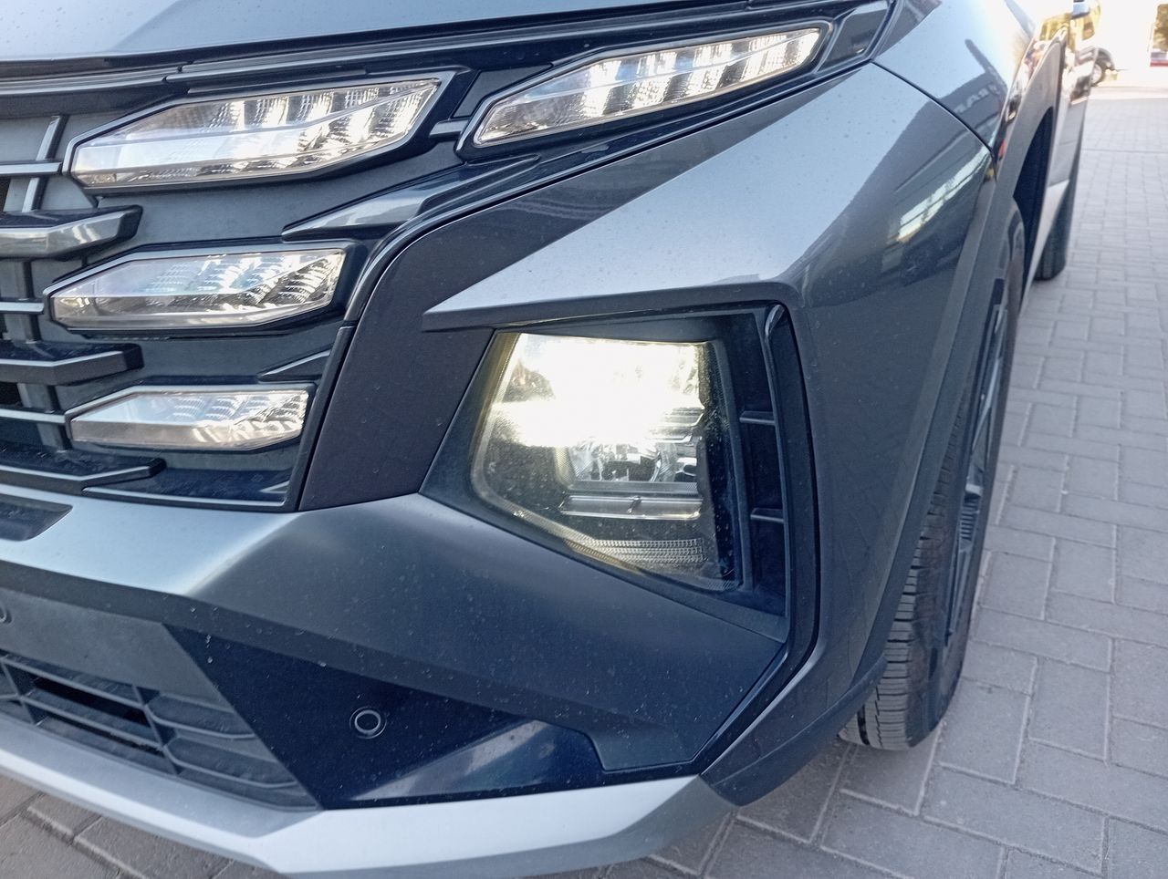 HYUNDAI - 9