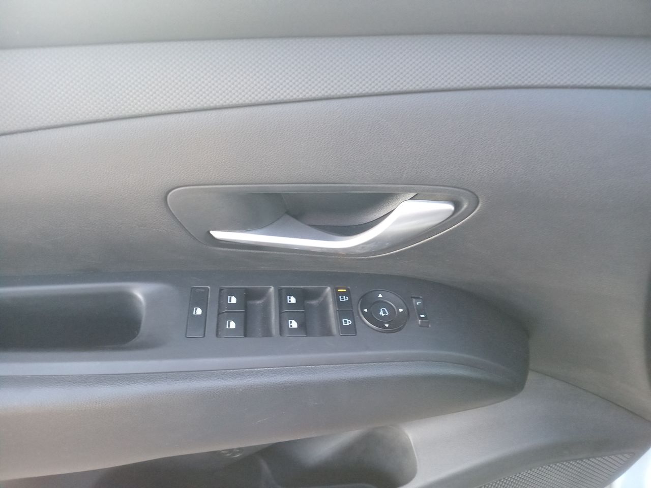 HYUNDAI - 20