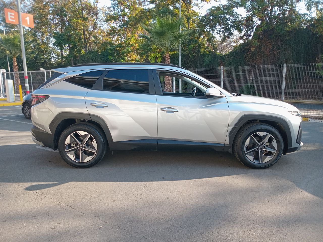 HYUNDAI - 8