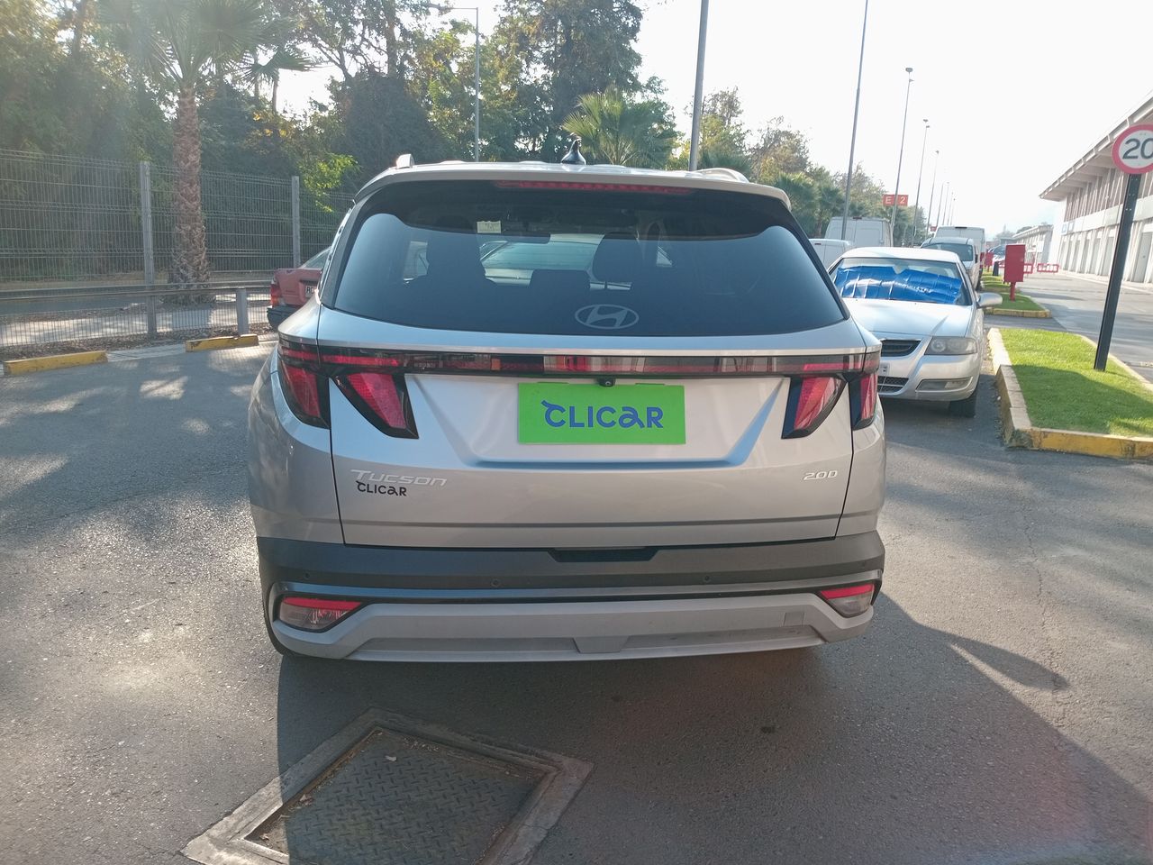 HYUNDAI - 6