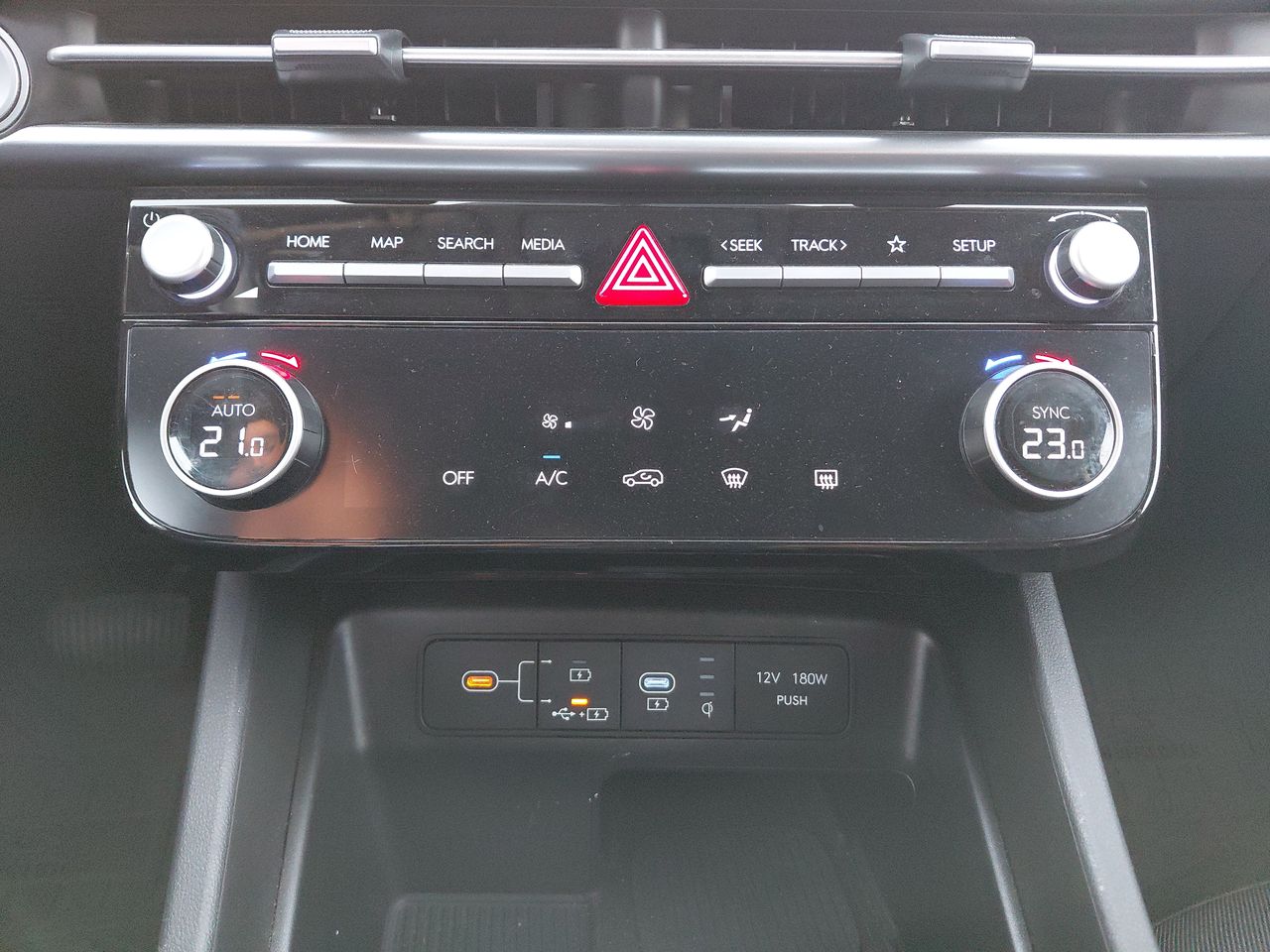 HYUNDAI - 20