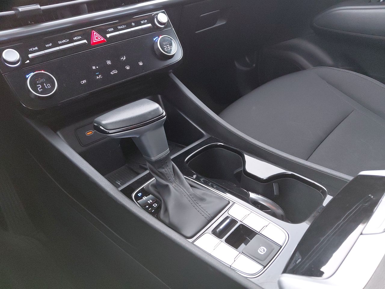 HYUNDAI - 21