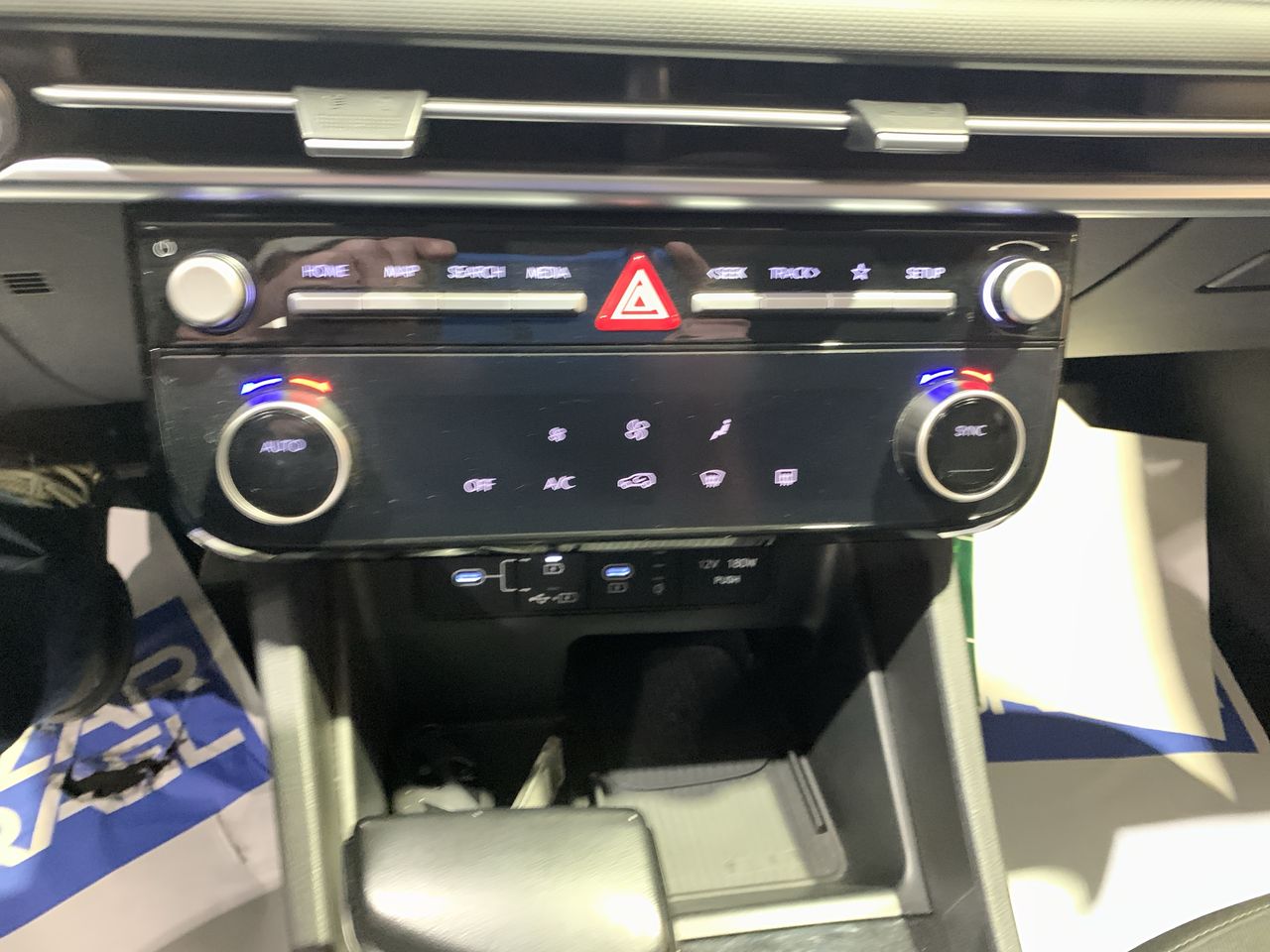 HYUNDAI - 20