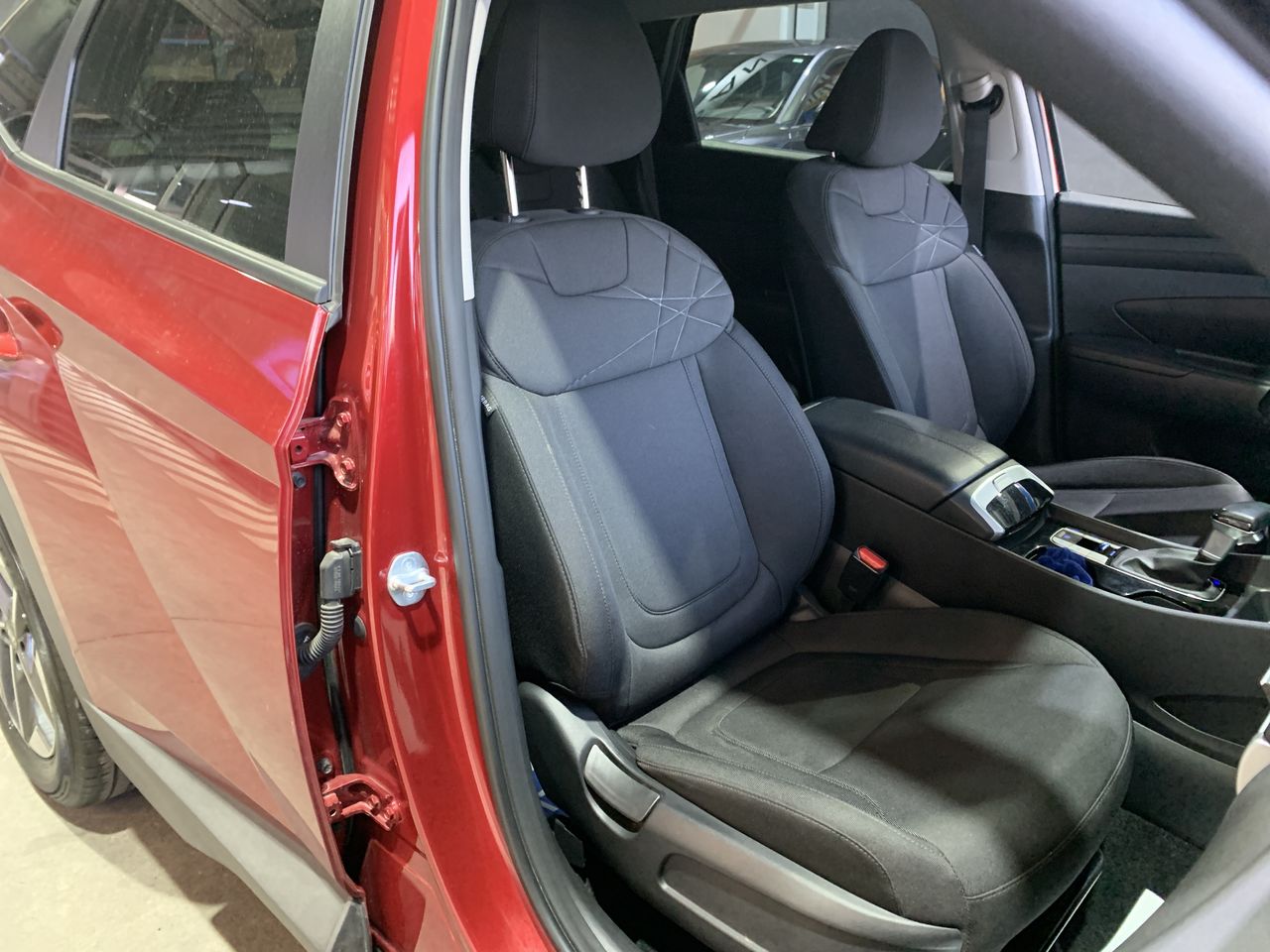 HYUNDAI - 23