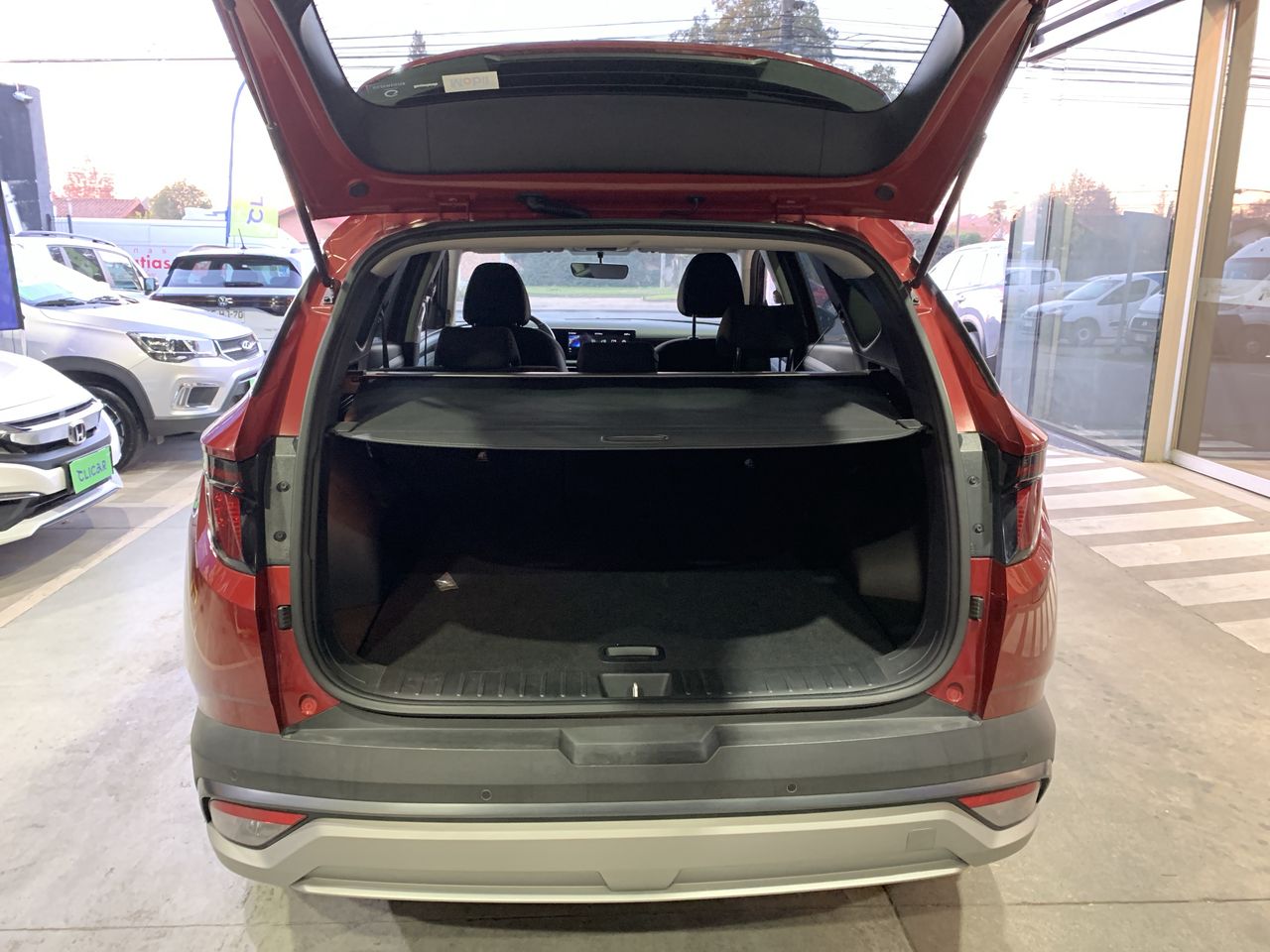 HYUNDAI - 12