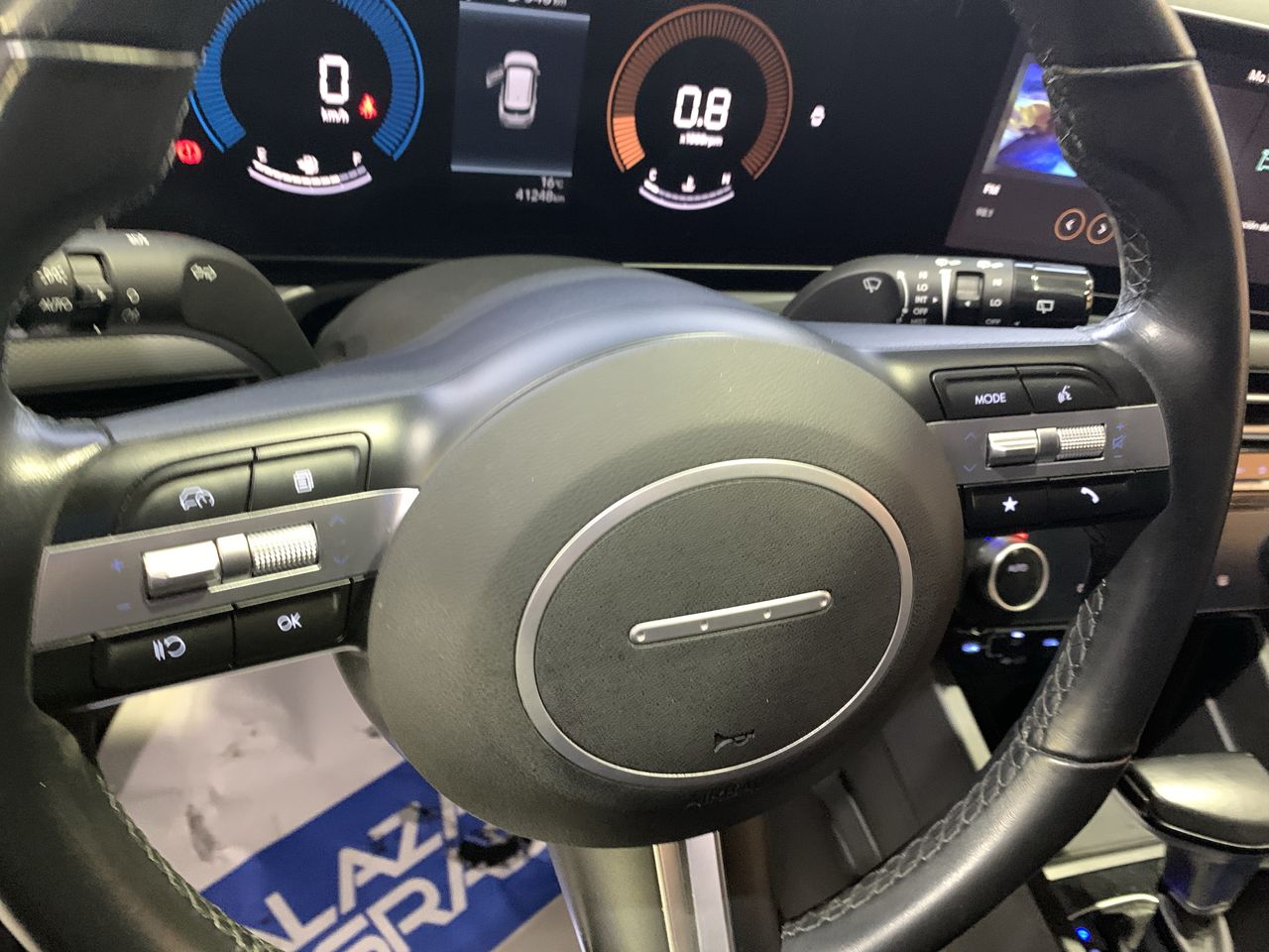 HYUNDAI - 16