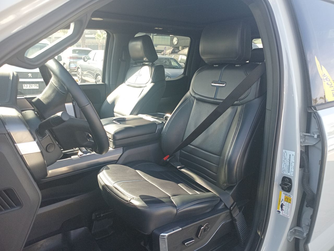 Ford F-150 — foto 23 de 35