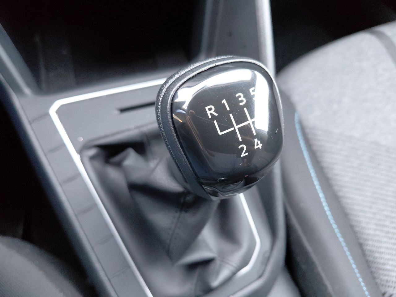 VOLKSWAGEN - 20
