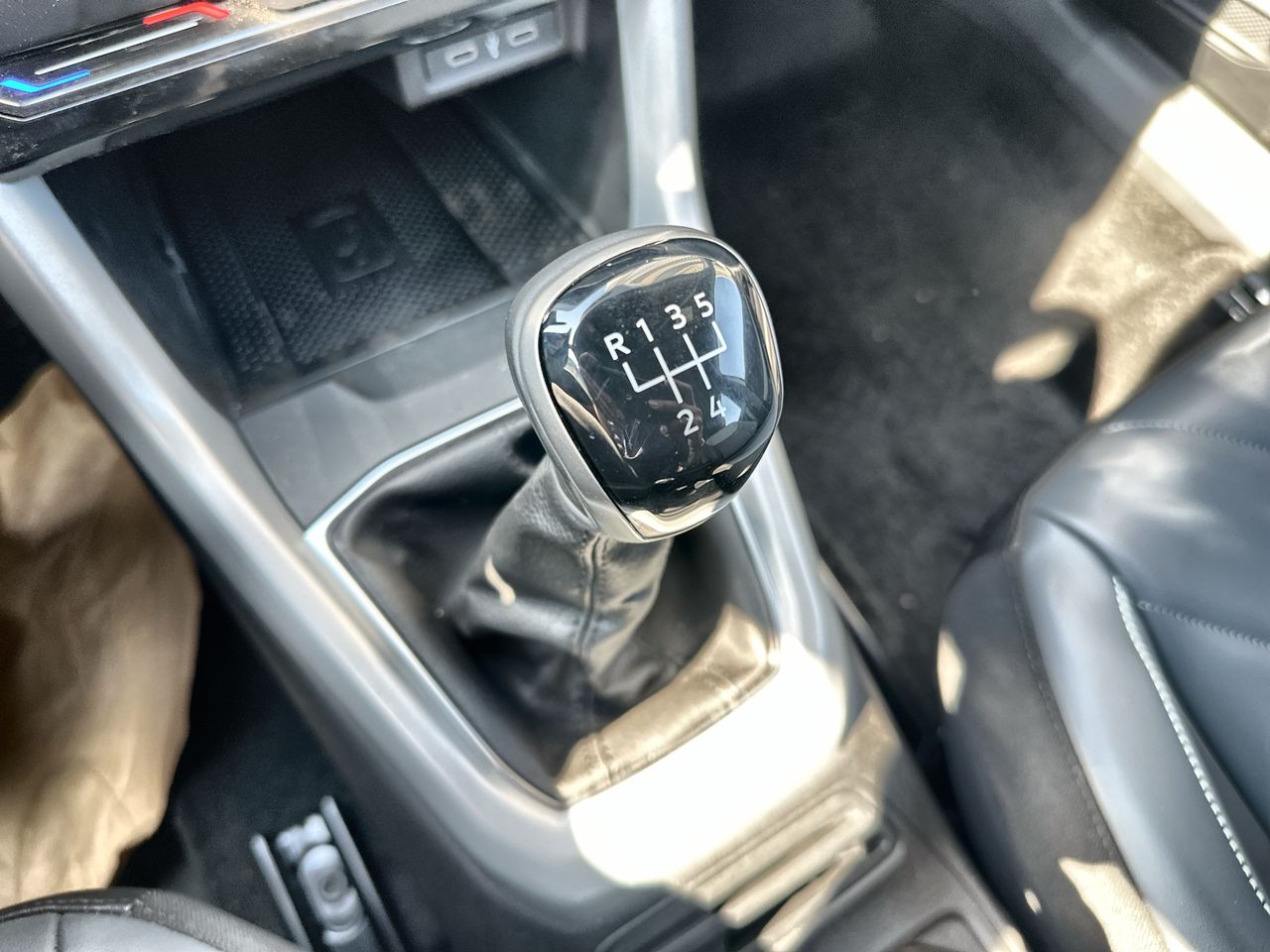VOLKSWAGEN - 32