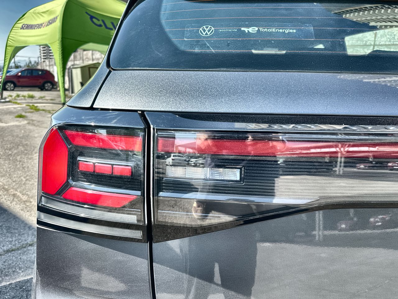 VOLKSWAGEN - 21