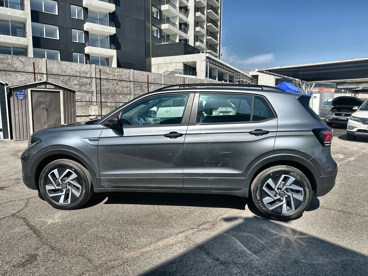 VOLKSWAGEN - 4