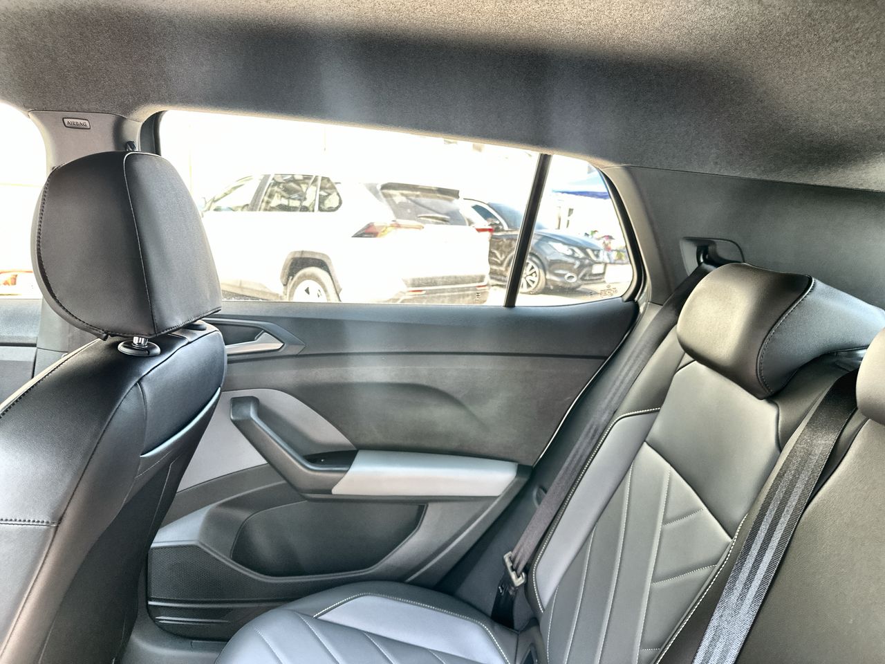 VOLKSWAGEN - 12