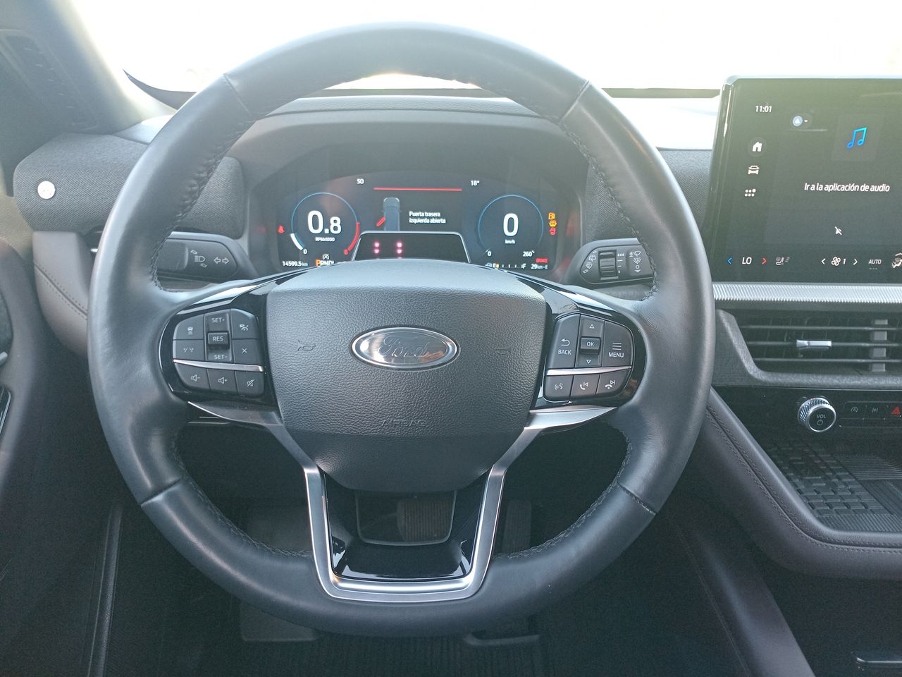 Ford Explorer — foto 25 de 37