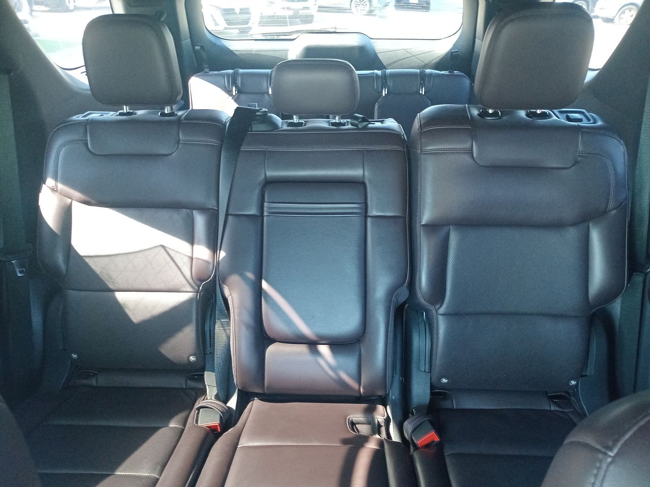 Ford Explorer — foto 35 de 37