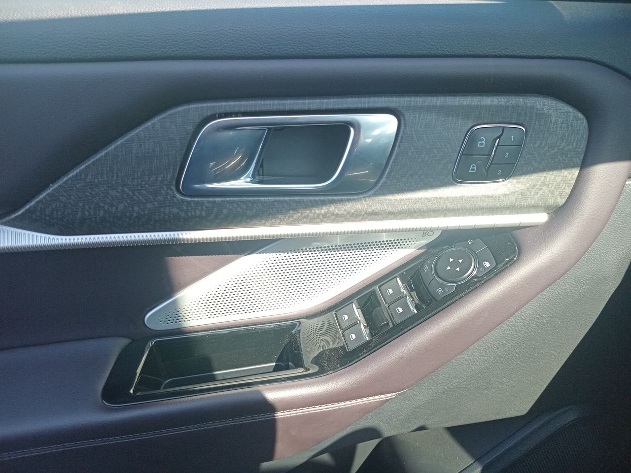 Ford Explorer — foto 22 de 37