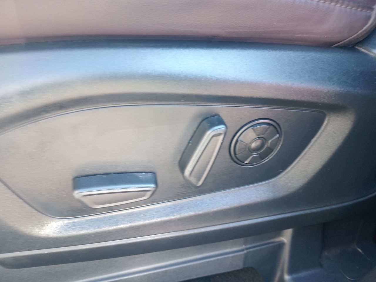 Ford Explorer — foto 23 de 37