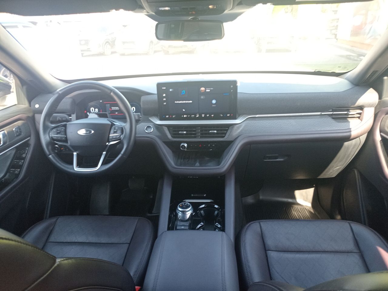 Ford Explorer — foto 10 de 37