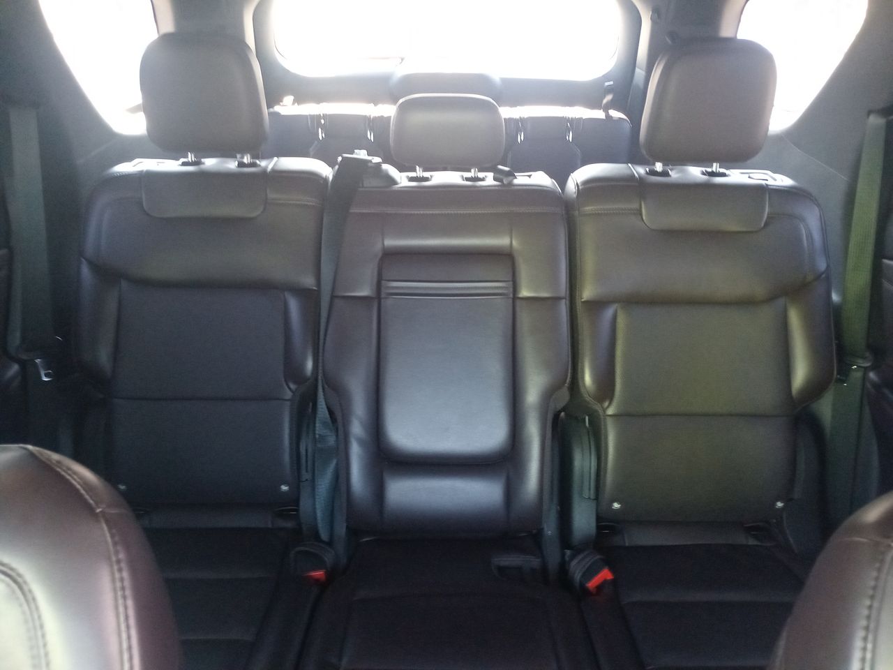 Ford Explorer — foto 13 de 37