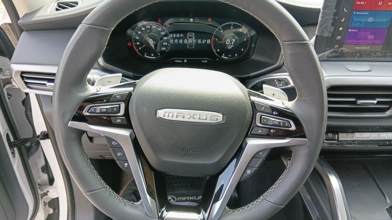 Maxus D90 — foto 25 de 38
