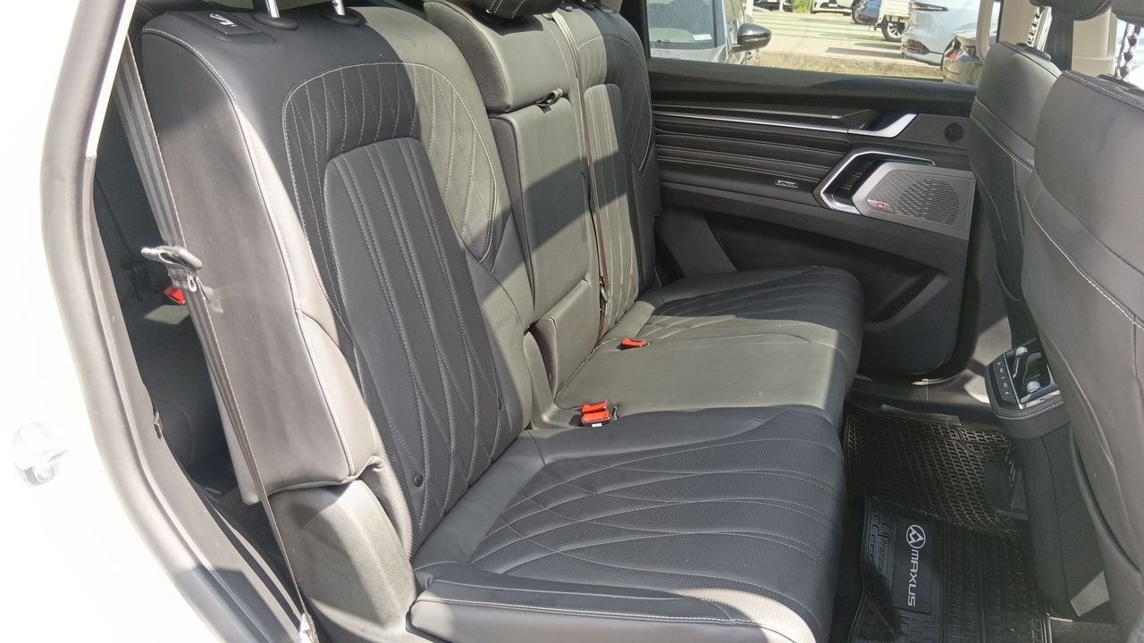 Maxus D90 — foto 35 de 38