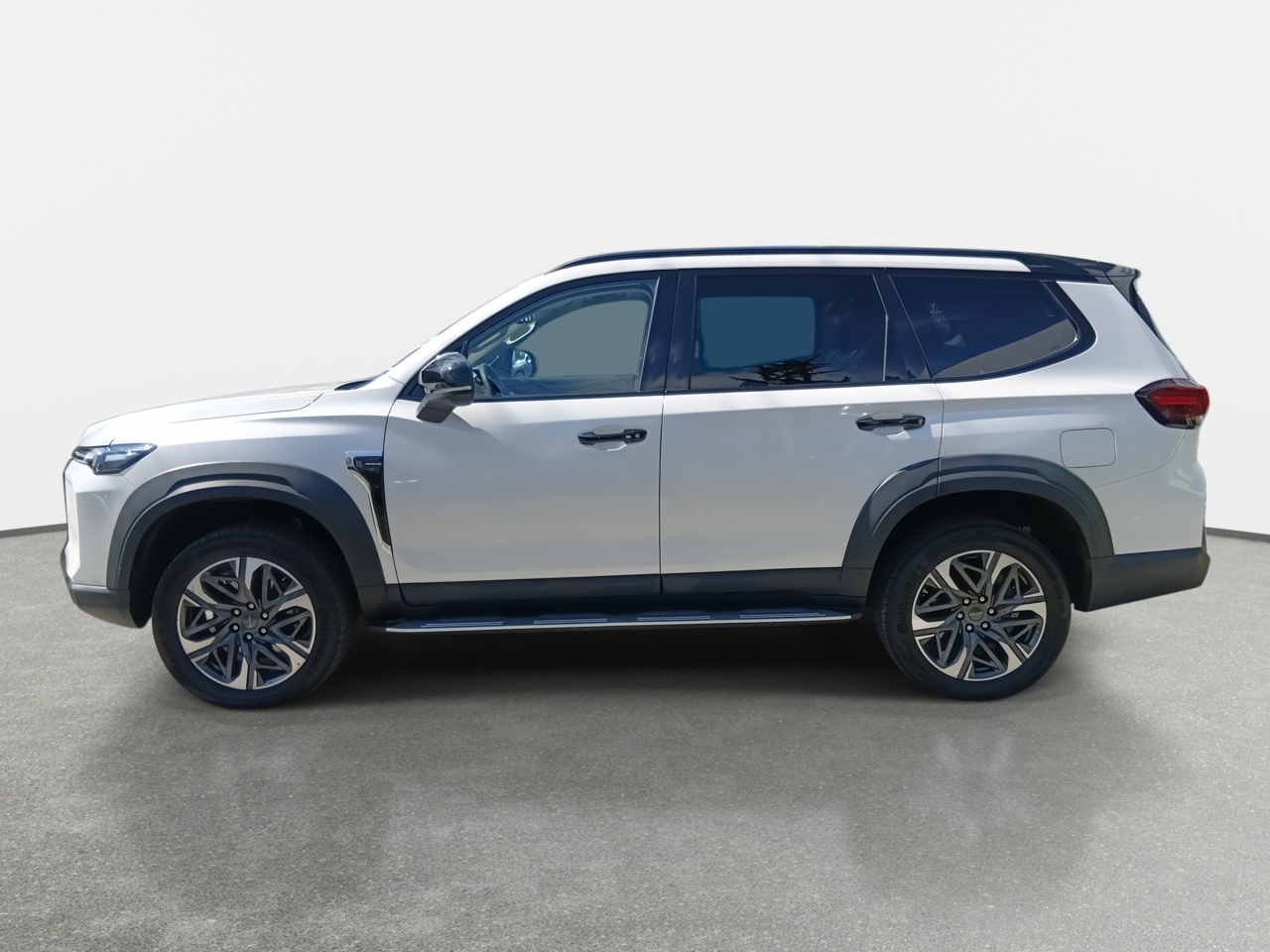 Maxus D90 — foto 5 de 38