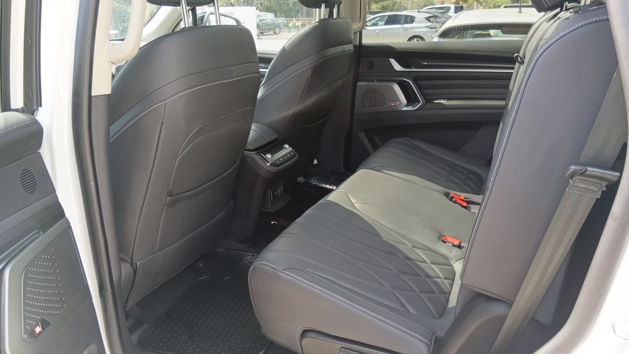 Maxus D90 — foto 10 de 38