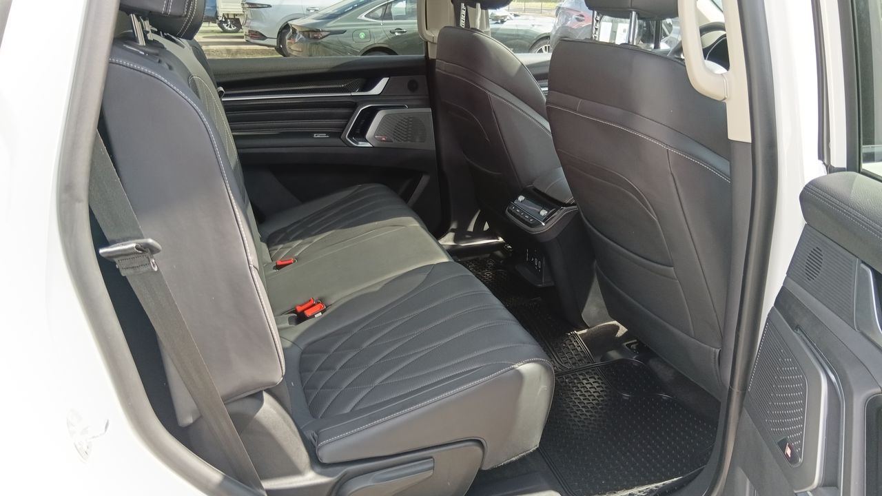 Maxus D90 — foto 12 de 38