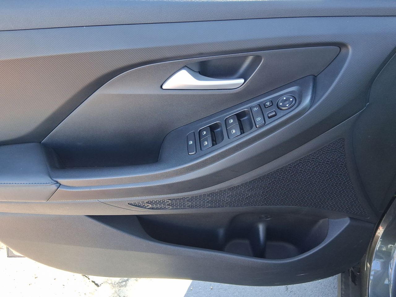 HYUNDAI - 23