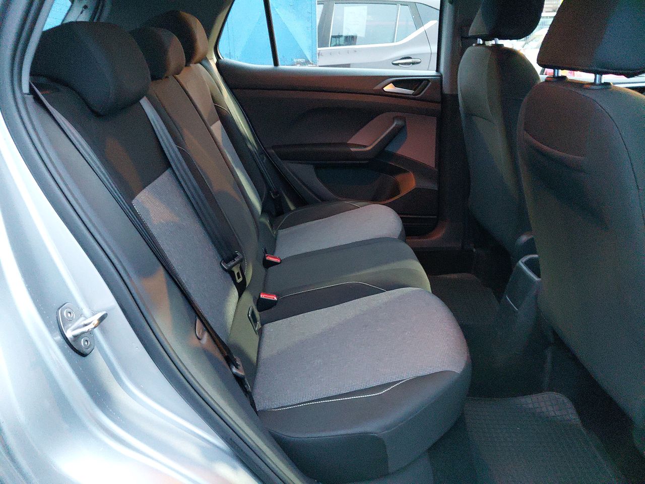 Volkswagen T-Cross — foto 32 de 33