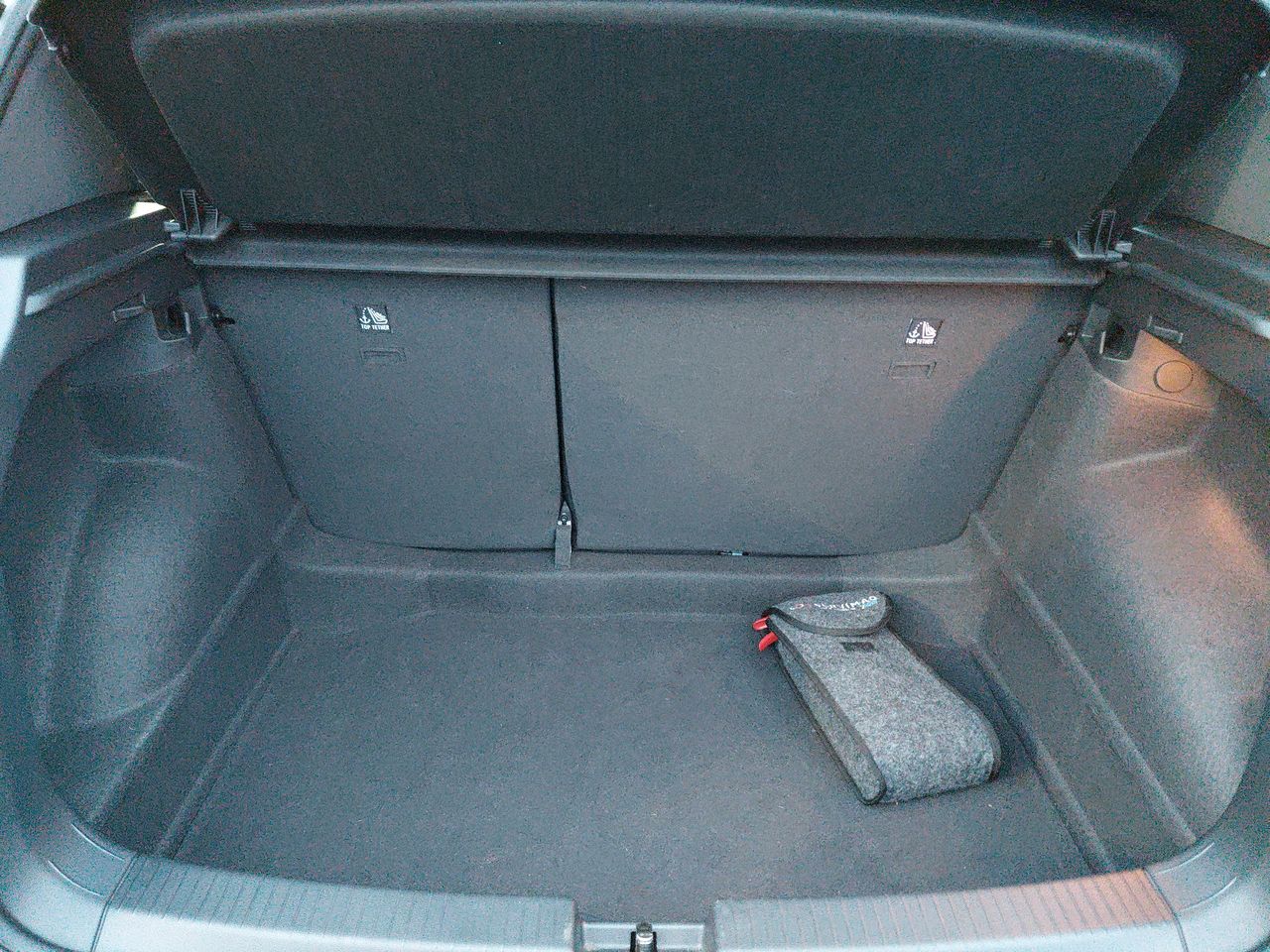 Volkswagen T-Cross — foto 19 de 33