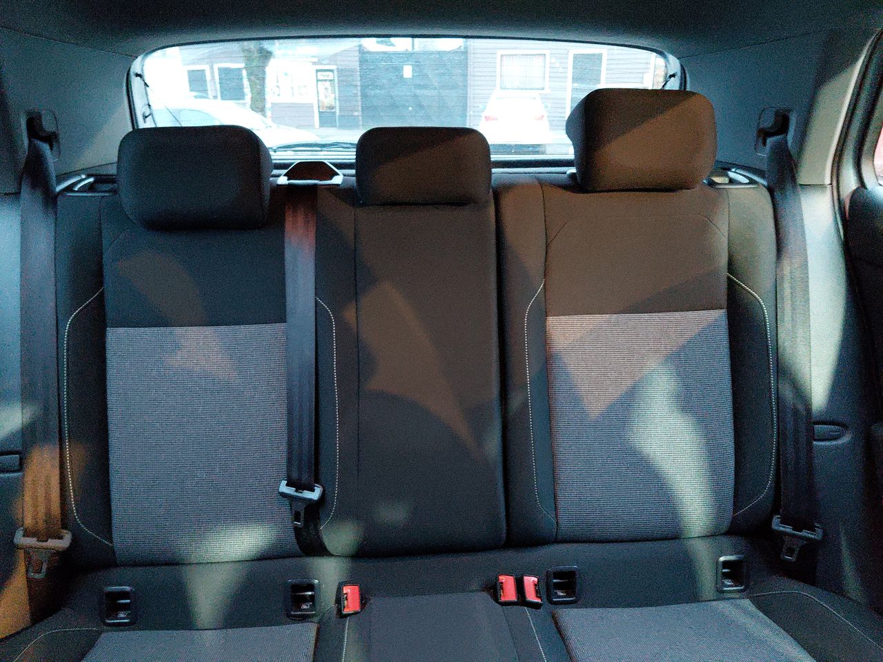 Volkswagen T-Cross — foto 13 de 33