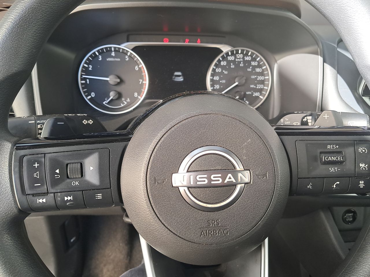 NISSAN - 23