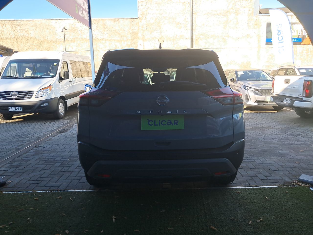 NISSAN - 6