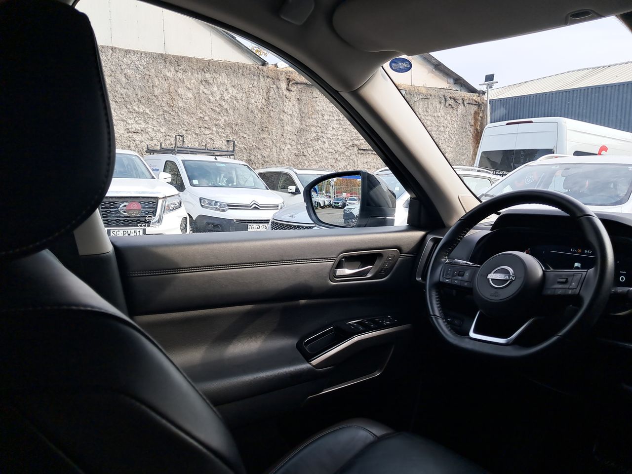 NISSAN - 6