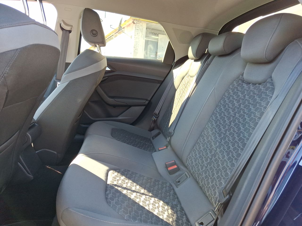 AUDI - 33