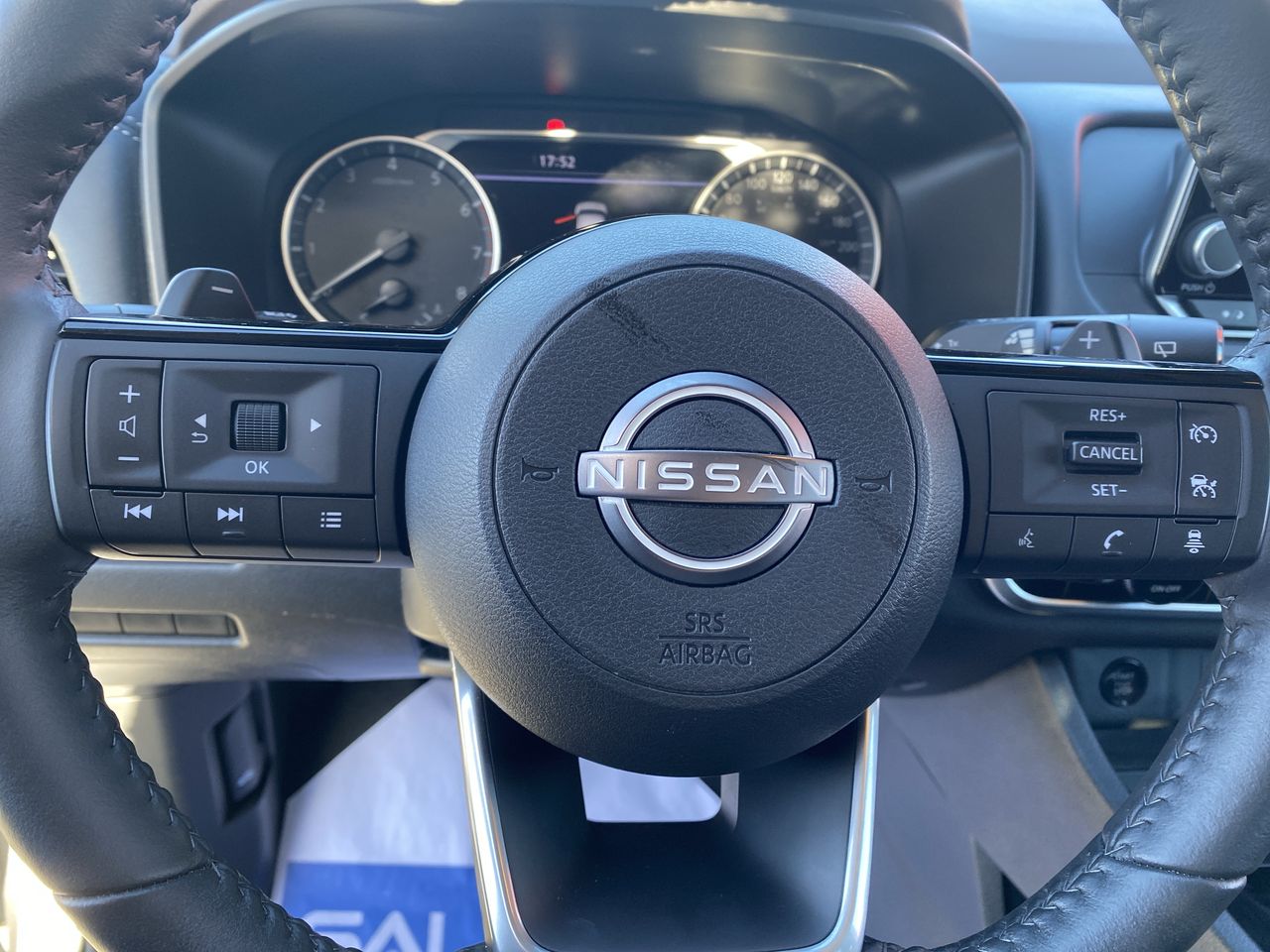 NISSAN - 25