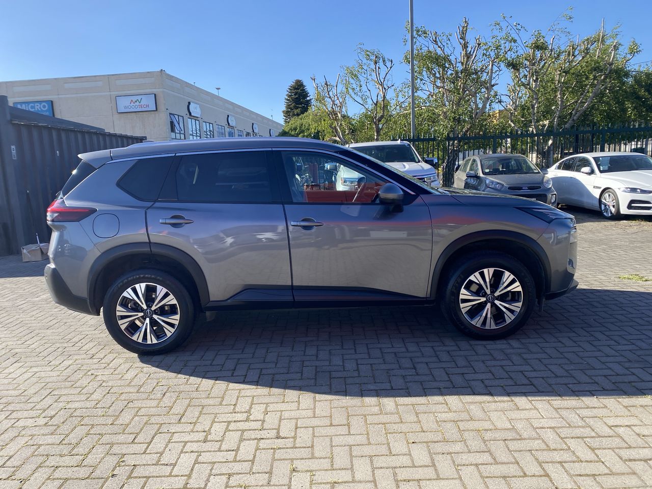 NISSAN - 7