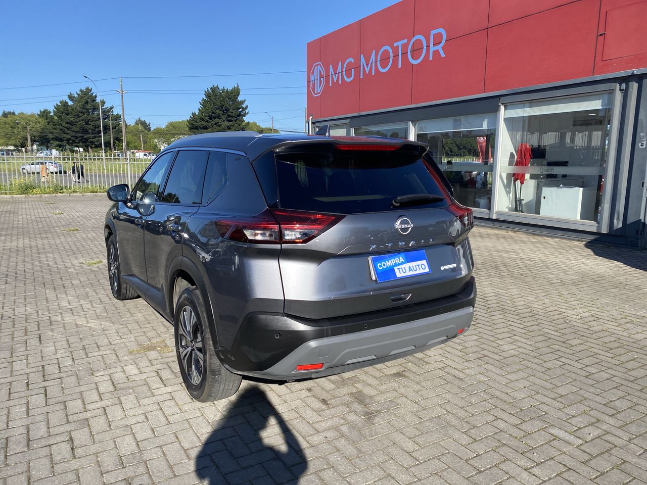 NISSAN - 4