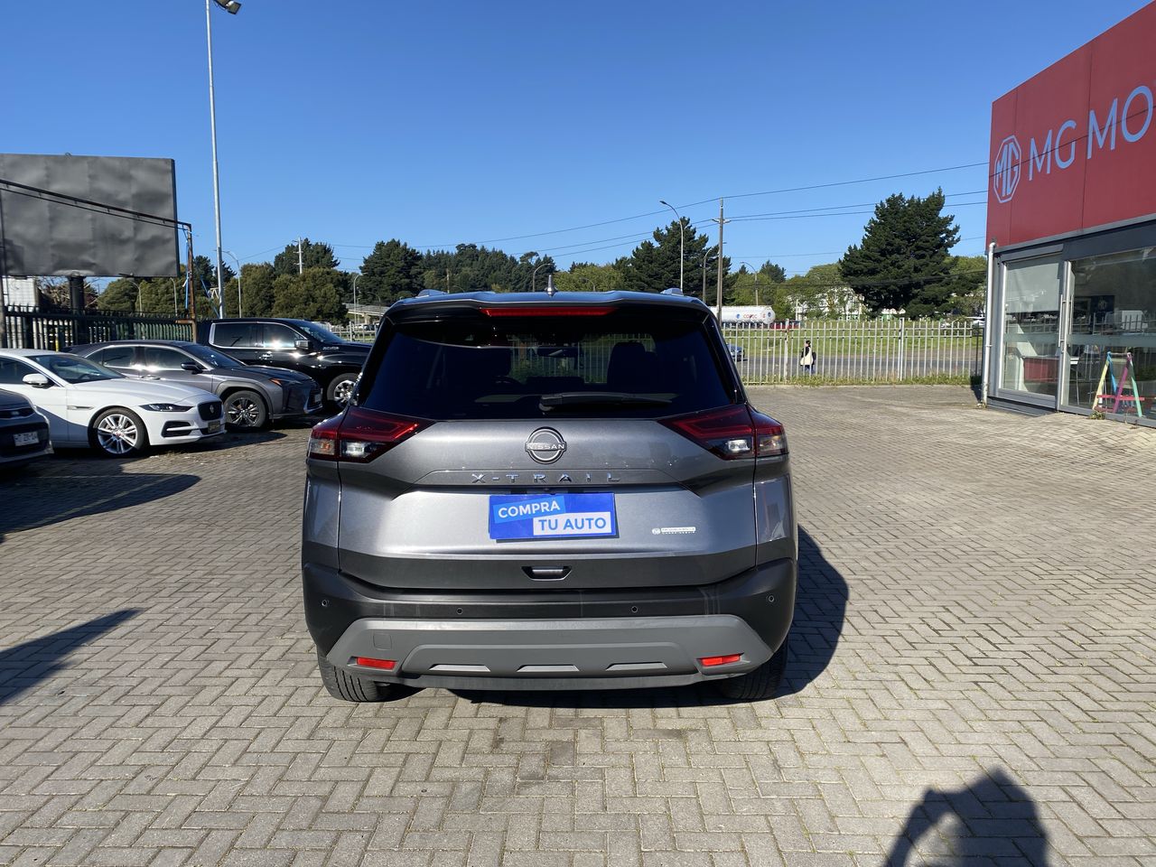 NISSAN - 5