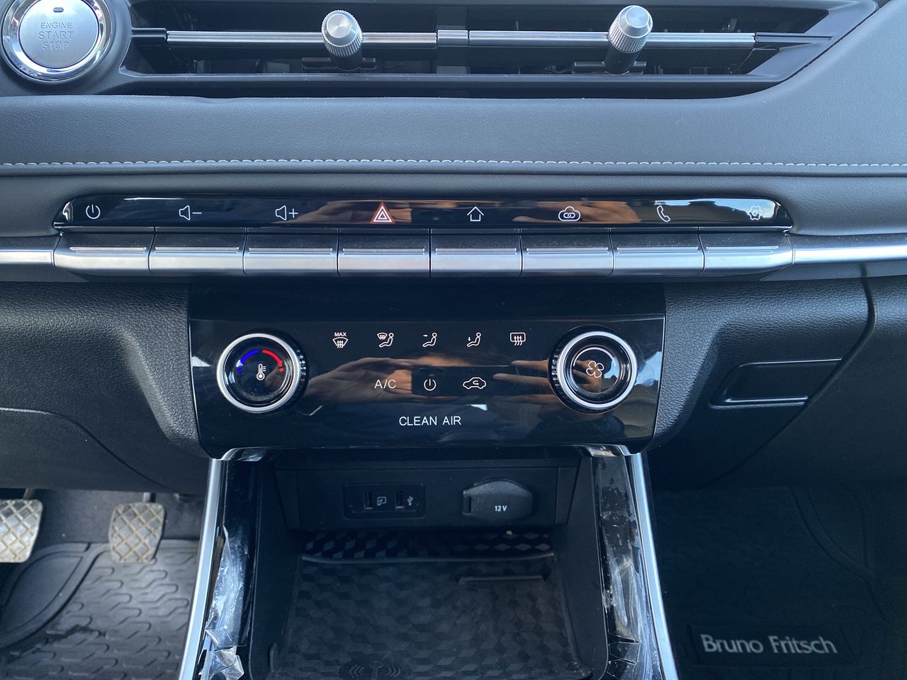Chery Tiggo 3 Pro — foto 24 de 28