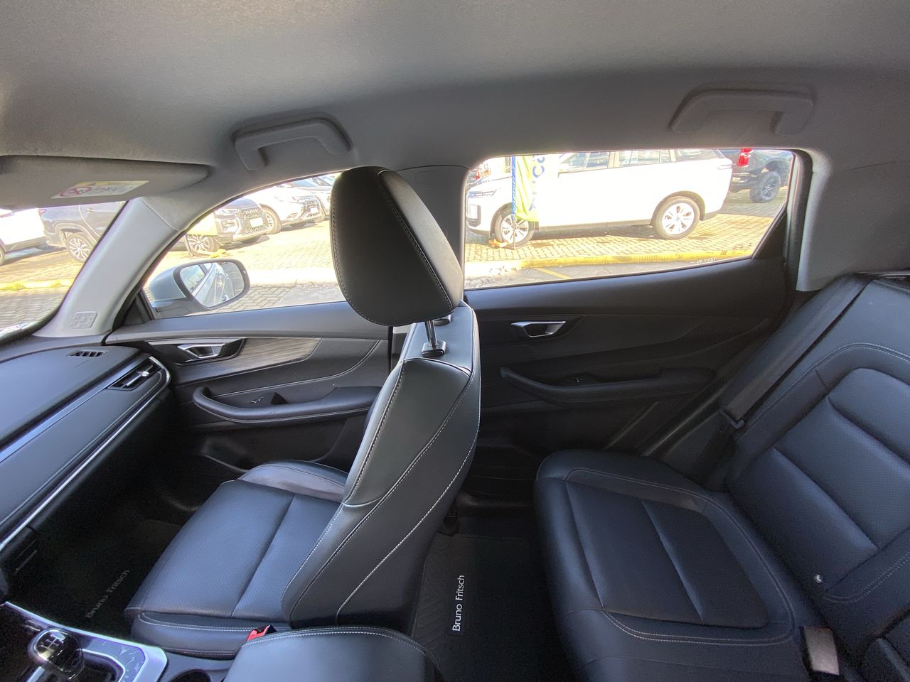 Chery Tiggo 3 Pro — foto 4 de 28