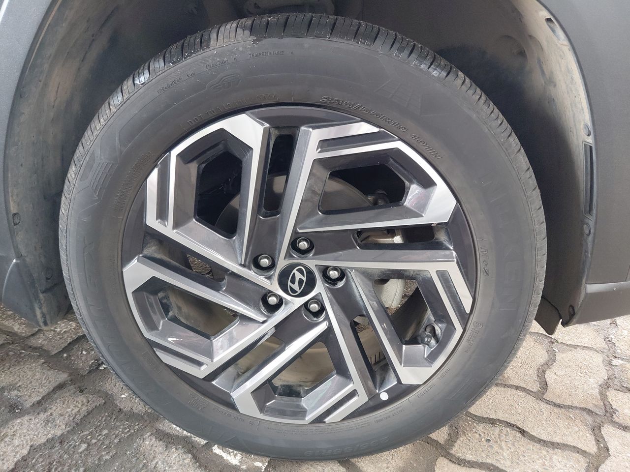 HYUNDAI - 7