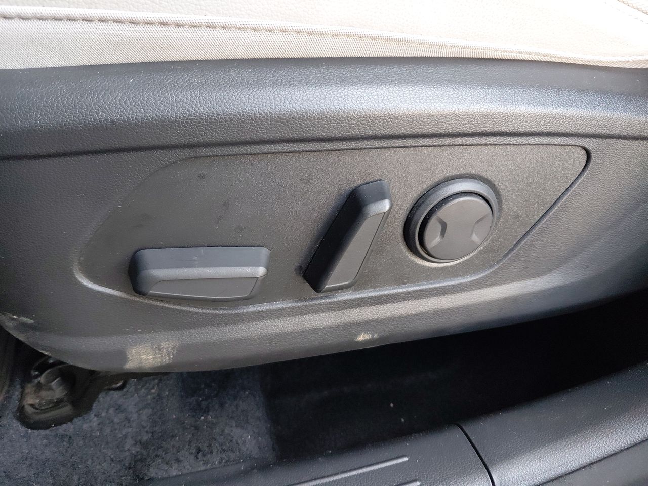 HYUNDAI - 12