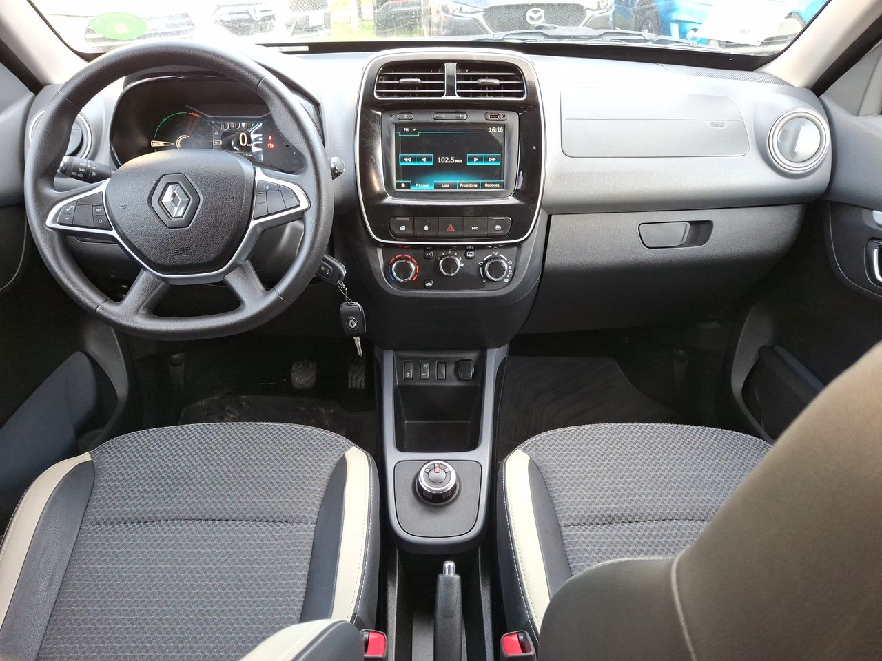 RENAULT - 9